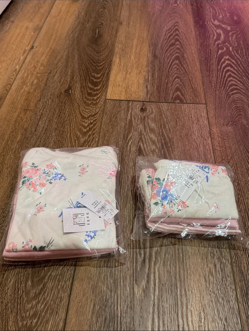 GAP babies’s first favorites organic cotton, bodysuits & pull-up pants 6-12m